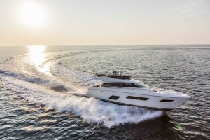 Ferretti Yacht 550