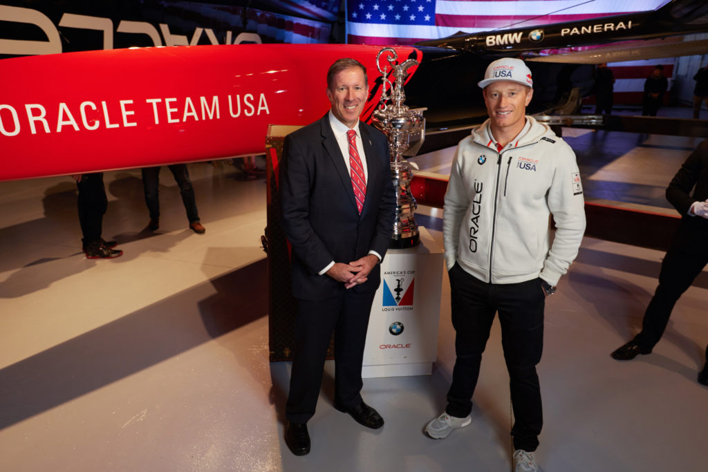 Oracle Team USA BMW Racing America's Cup 17 Catamarano