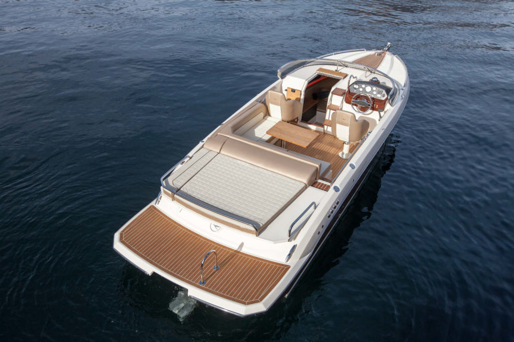 AMX 28 Woodline Riva Airon Marine