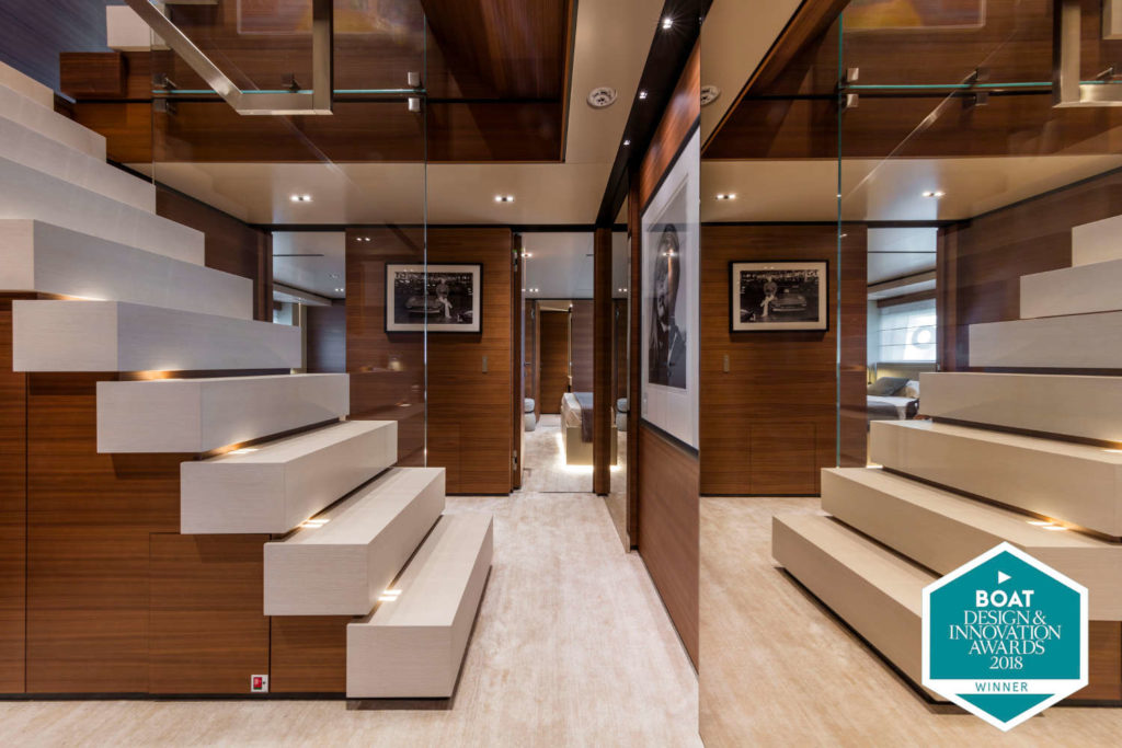 Ferretti Custom Line Navetta 33 telli yacht